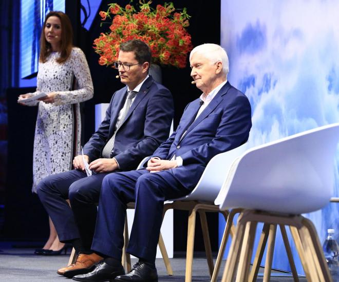 Moop Prod Flugzeugtaufe Websample 02 1600px